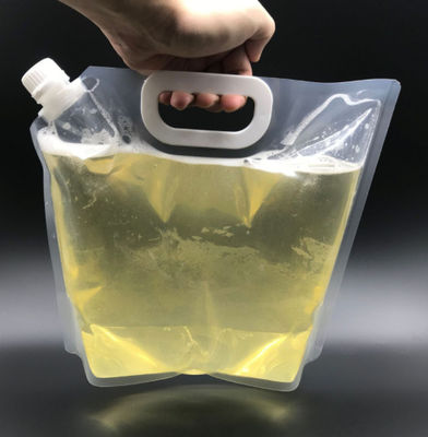 la poche liquide d'emballage de bière transparente de 3L 5L 6L met en sac avec la poignée de bec