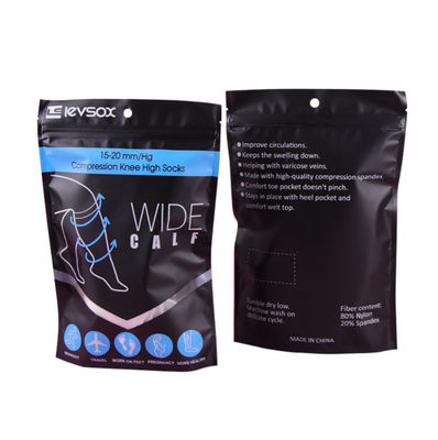 Tenez le noir zip-lock Matte Customized Printed des sacs ISO9001 d'habillement de conditionnement en plastique