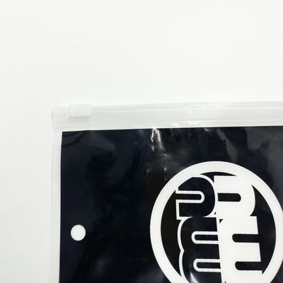 Sac noir de conditionnement en plastique de gants de PE de polyéthylène avec la traction Tab Zipper